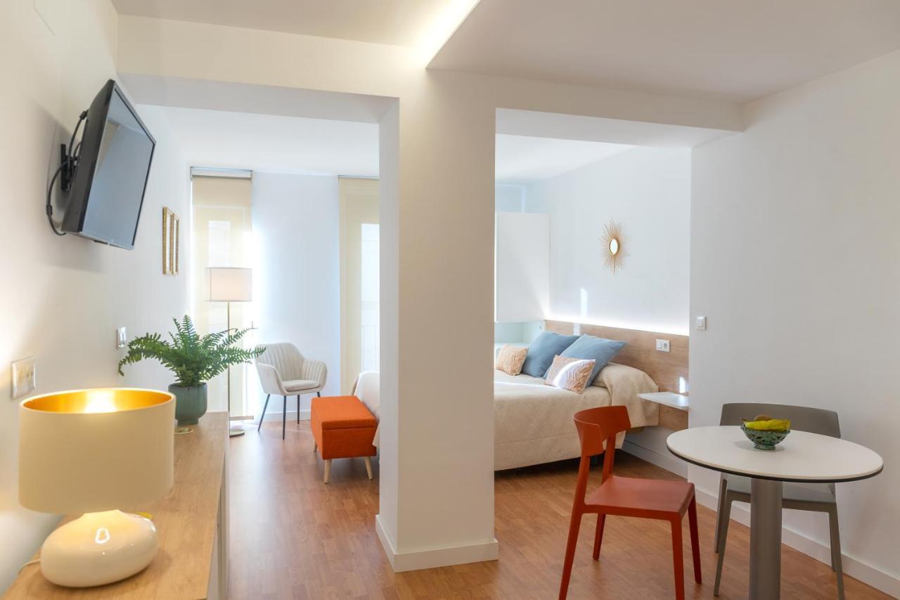 Apartamentos Turisticos Torres De Santiago Úbeda Exterior foto