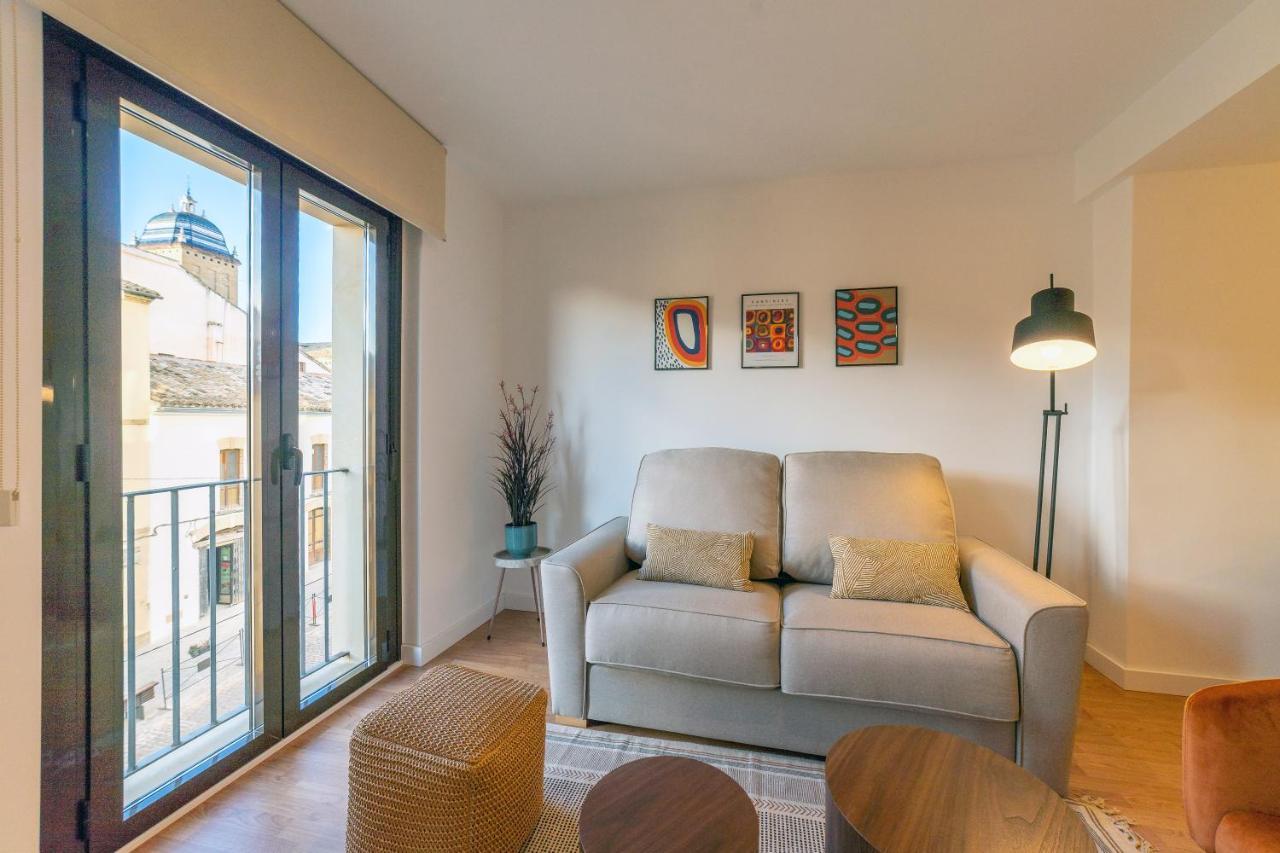 Apartamentos Turisticos Torres De Santiago Úbeda Exterior foto